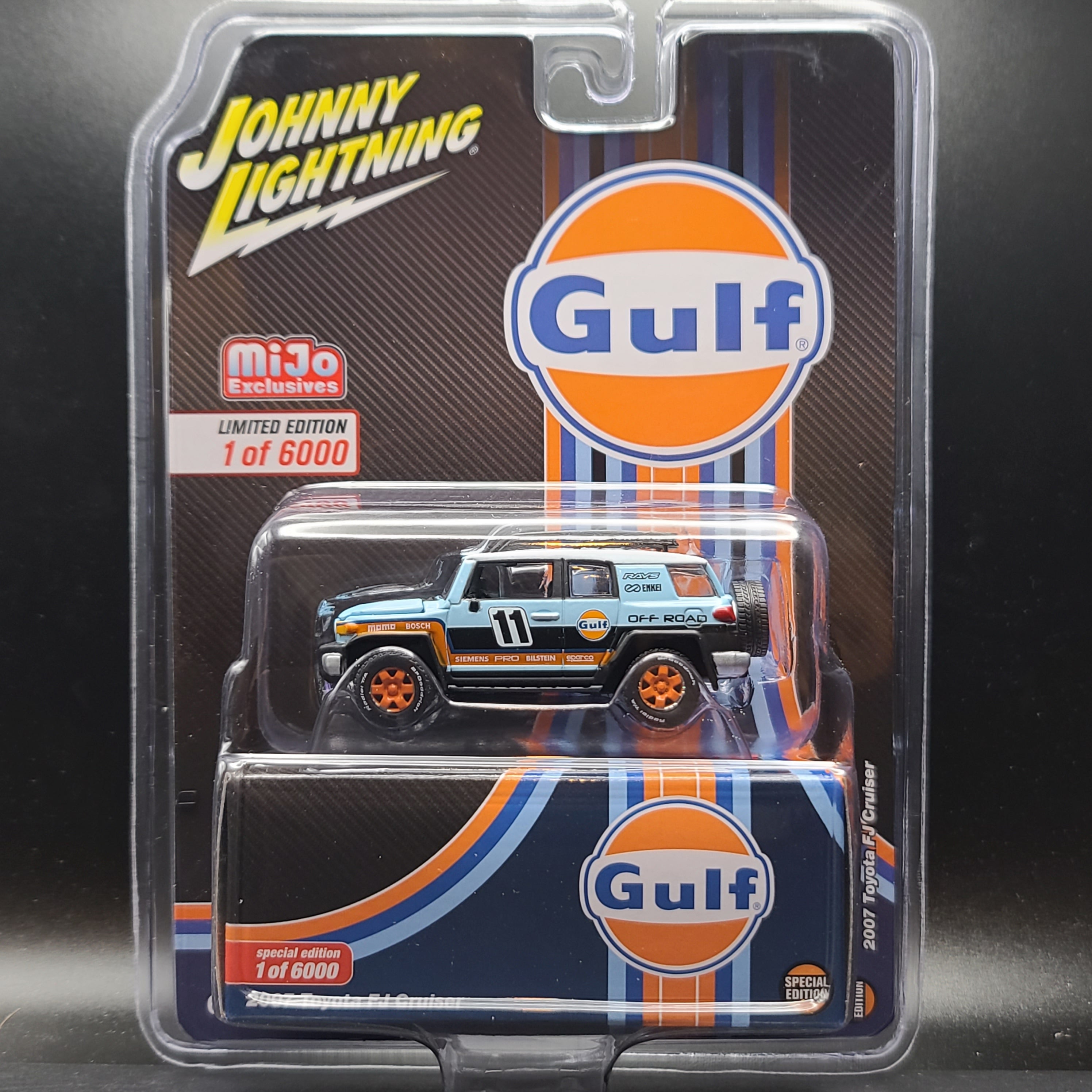 Johnny Lightning '07 Toyota FJ Cruiser - Gulf Oil (2023 MIJO Exclusives - Limited Edition 1 of 6000)