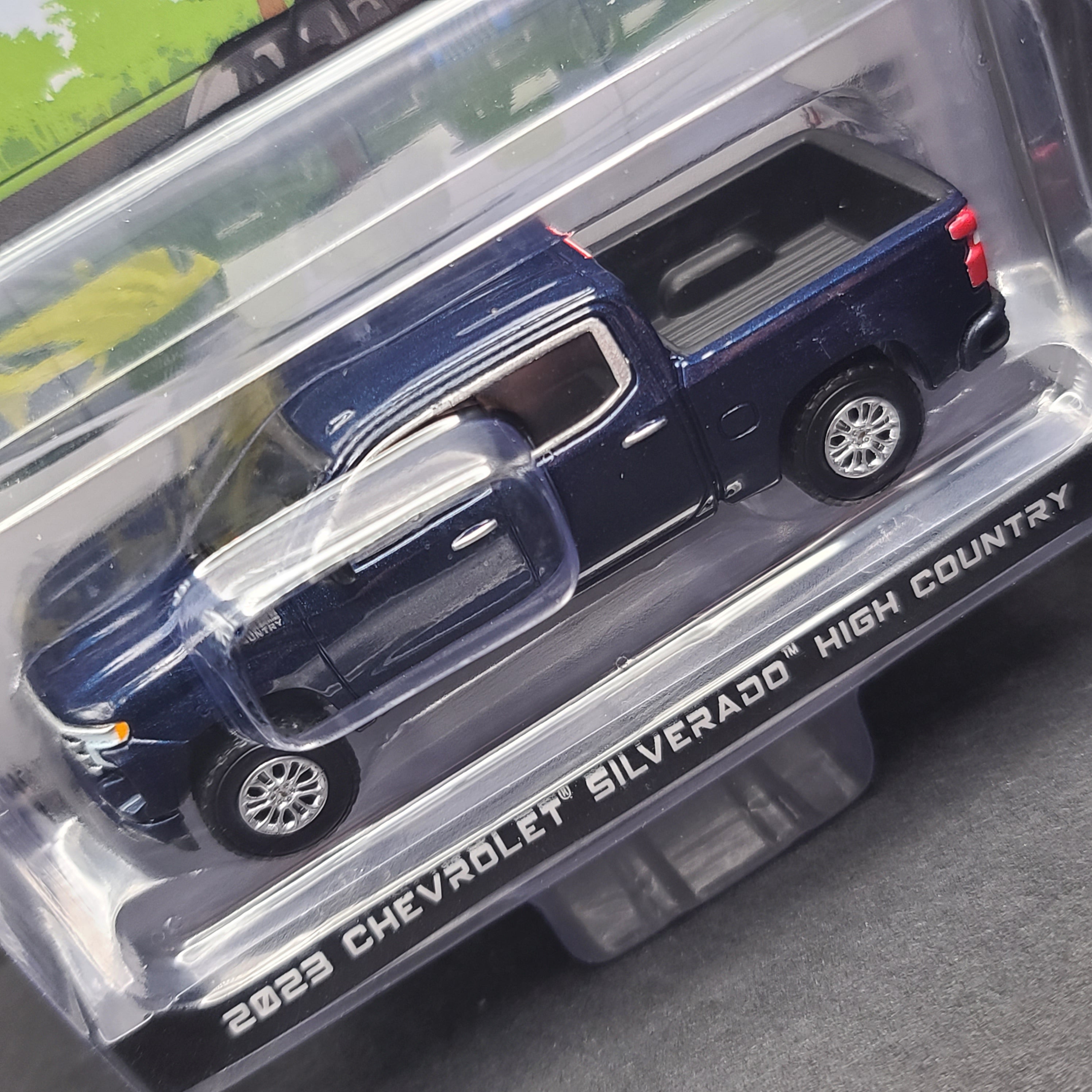 Greenlight '23 Chevrolet Silverado High Country Pick-up Truck - 1:64 scale (2024 Showroom Floor Series 4)