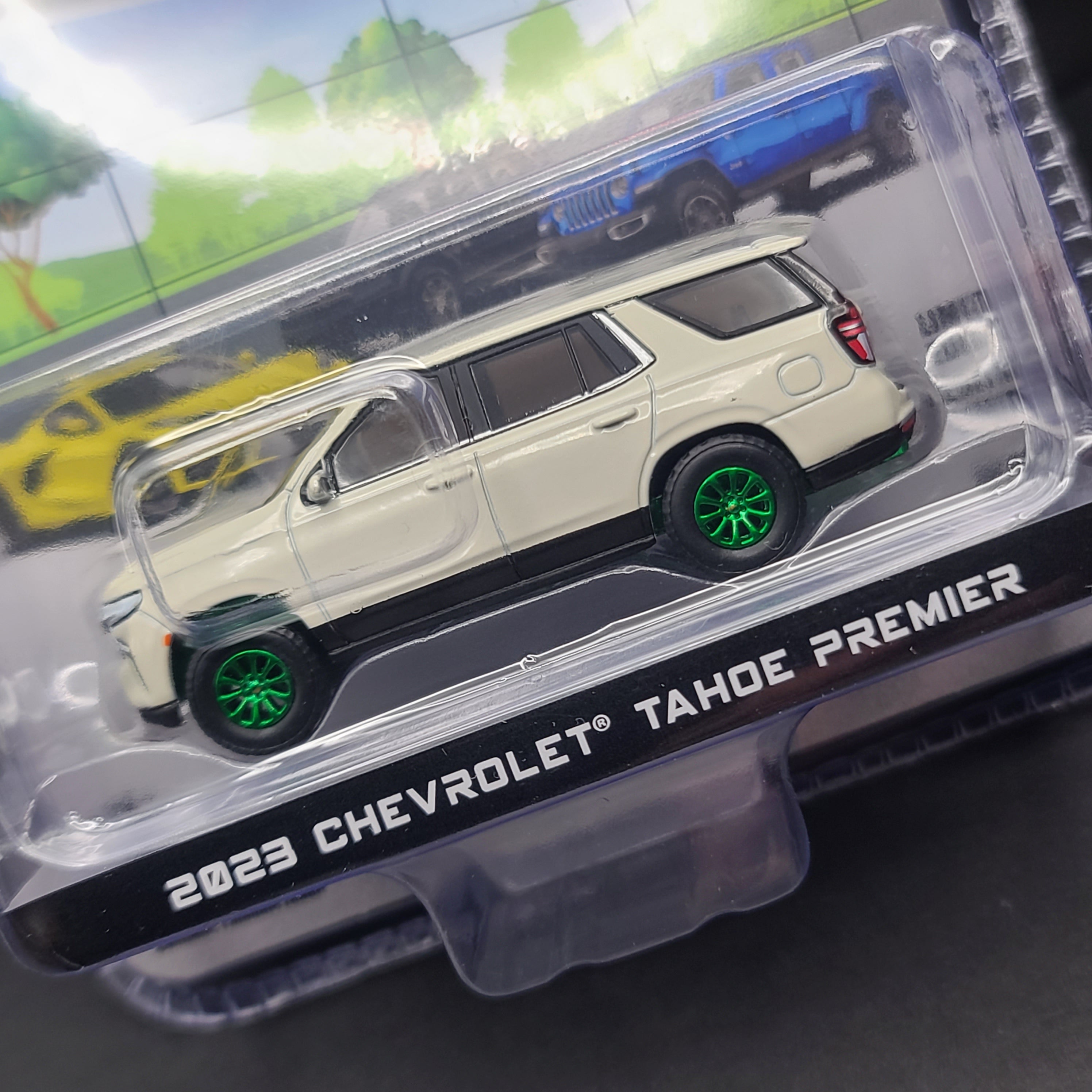 Greenlight - CHASE - '23 Chevrolet Tahoe Premier - 1:64 scale, Green Machine (2024 Showroom Floor Series 4)