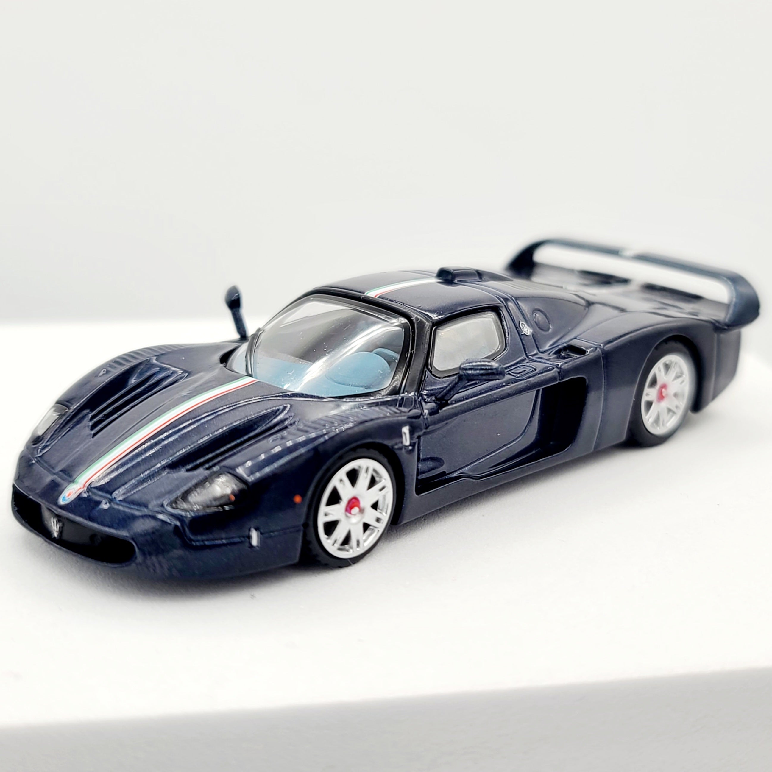 BBR Models Maserati MC12 Stradale - 1:64, Blue Metallic w/ Stripe (2024 Limited Edition)