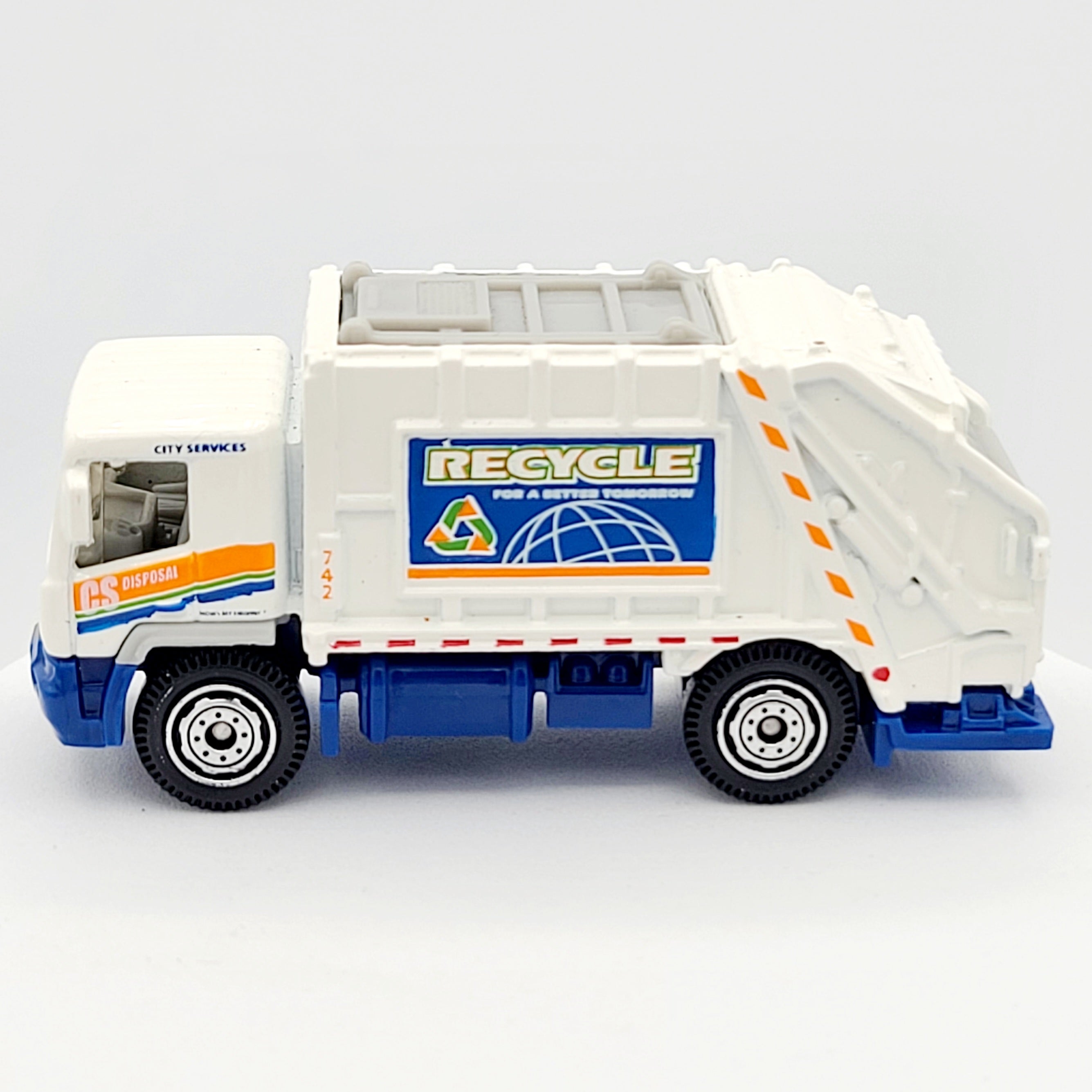 Matchbox '08 Garbage Truck / Garbage King (2008 MBX Basic - City Action)