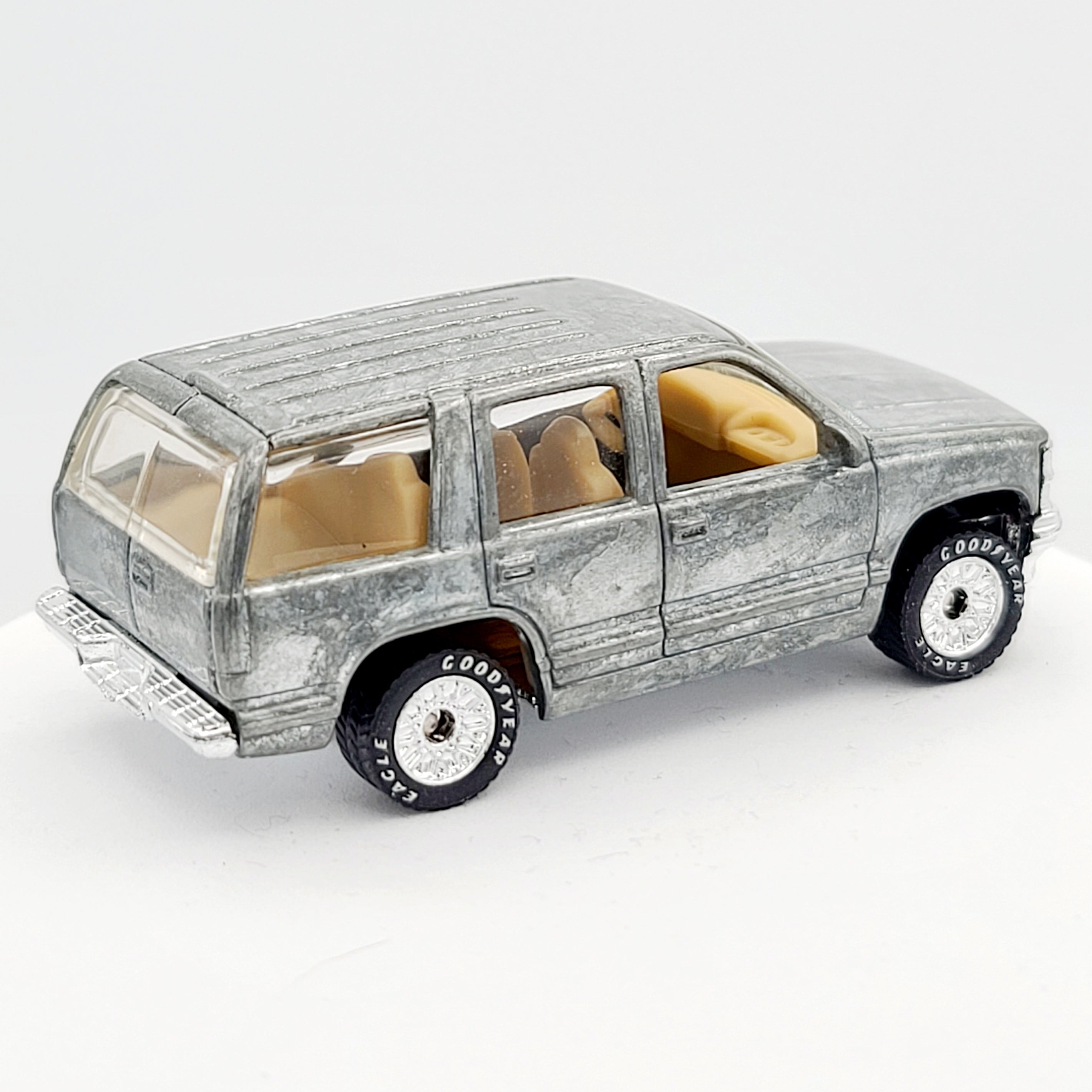 Matchbox '97 Chevy Tahoe (1998 MBX Premiere Collection - First Edition / First Shot)