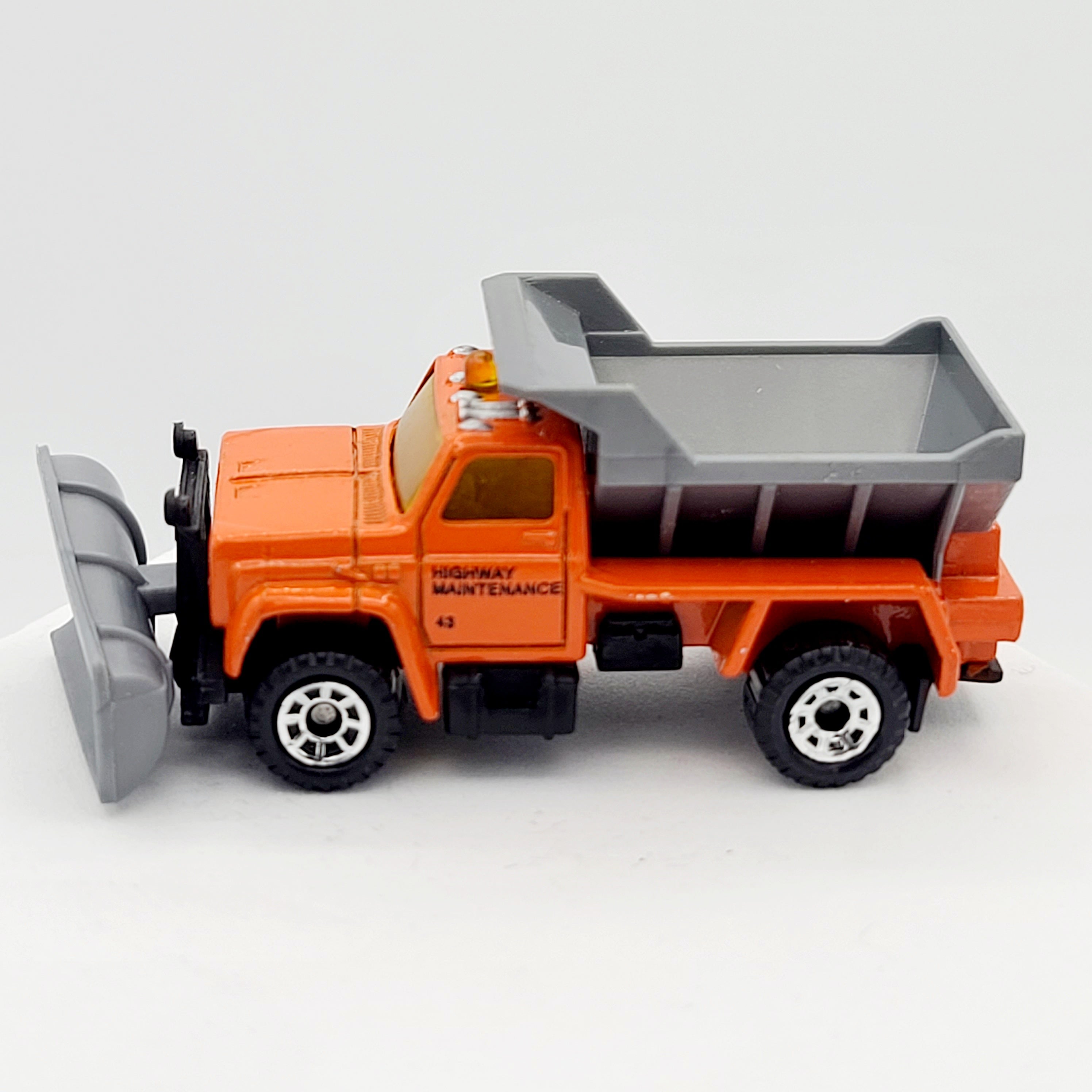 Matchbox Highway Maintenance Truck / Plow Master 6000 (1994 MBX Collectors Choice)