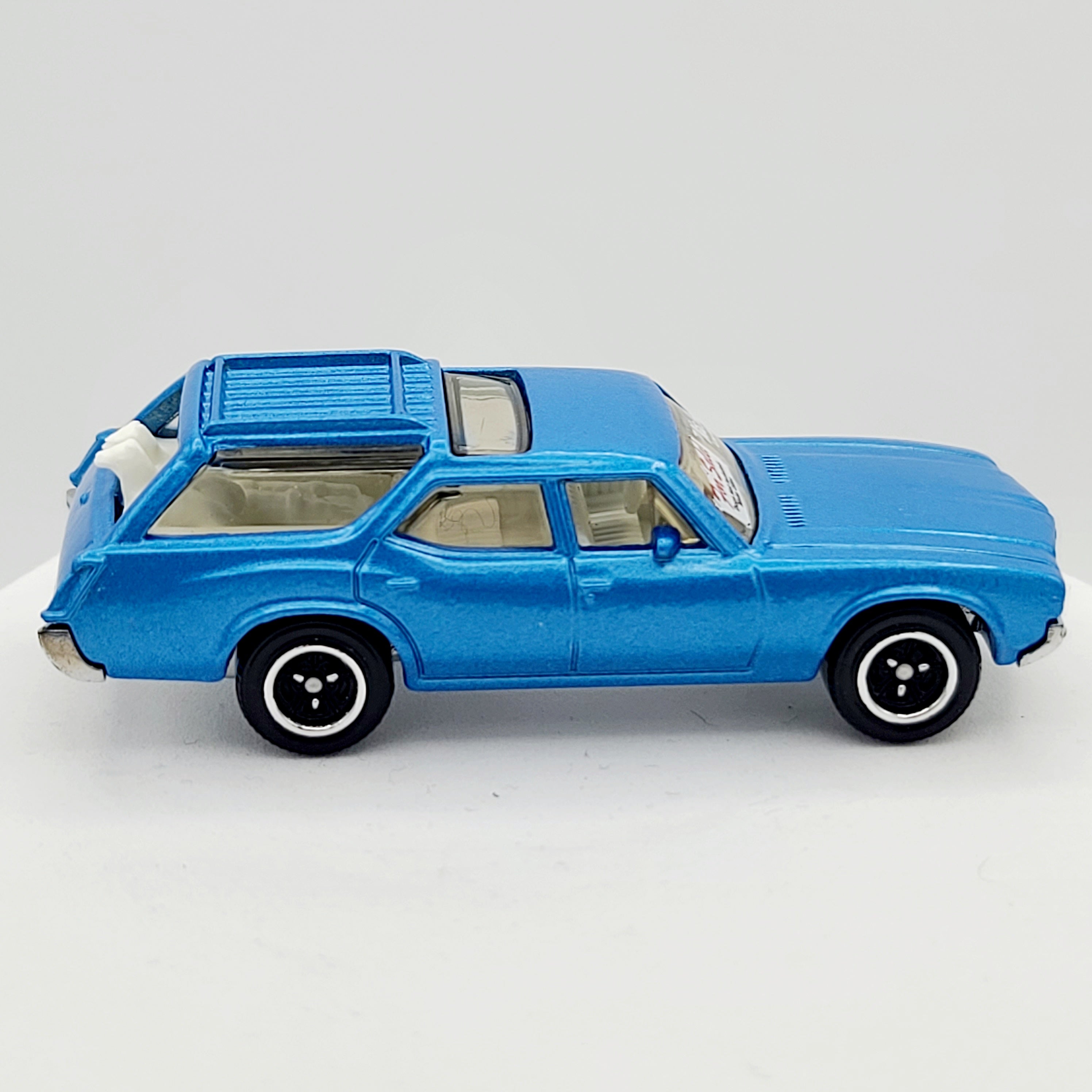 Matchbox '71 Oldsmobile Vista Cruiser, 